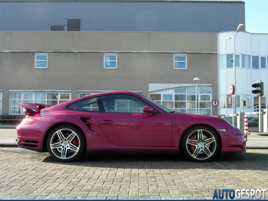 porche997 11 Porsche 997 Turbo Mkl in bubblegum pink spotted on the streets of Netherlands