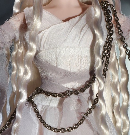 Haunted Beauty Ghost Barbie Doll is apt for Halloween ghost barbie 2 550x572 Haunted Beauty Ghost Barbie Doll is apt for Halloween