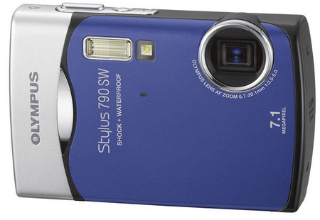 2 thumb Olympus Stylus 790SW camera for worry free clicking