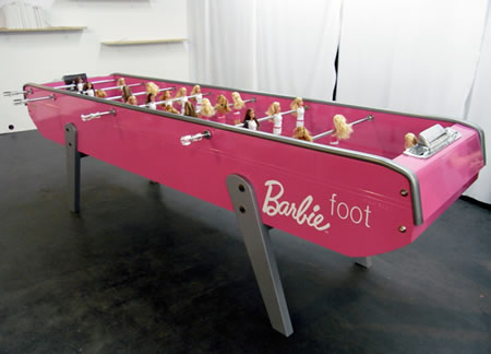 Barbie Foosball table introduces you to doll sports Barbie foosball table Barbie Foosball table introduces you to doll sports