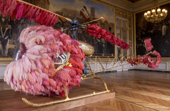 Bright Pink helicopter, beautiful homage to French Queen Marie Antoinette bejeweled helicopter 1 590x386 Bright Pink helicopter, beautiful homage to French Queen Marie Antoinette
