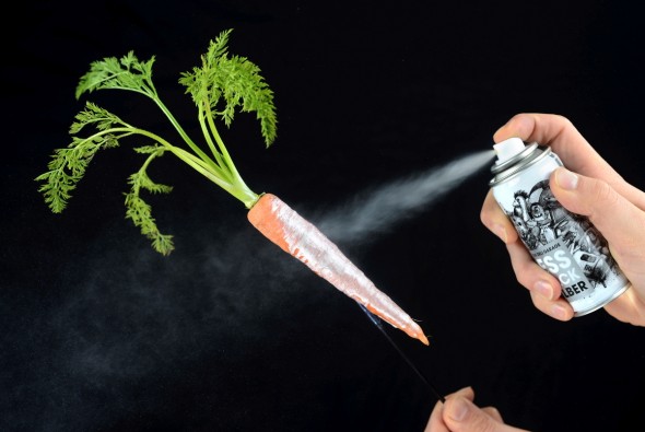 edible spray 5 590x395 Food Finish Edible Spray Paints is like Bronzer for Food