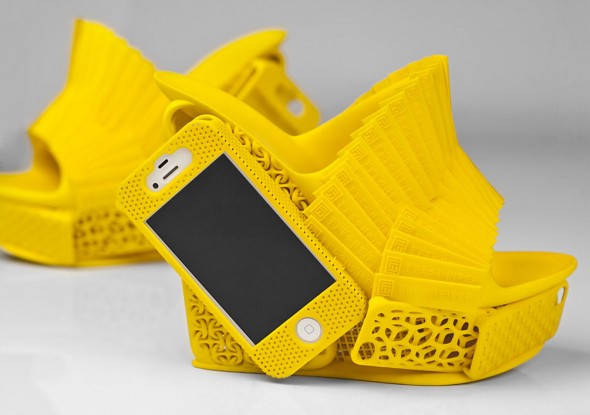 3D Printed Designer Shoe with a built in iPhone Case 3d printed iphone shoes 1 590x415 3D Printed Designer Shoe with a built in iPhone Case